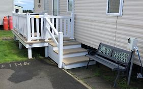 Jules Holiday Caravan
